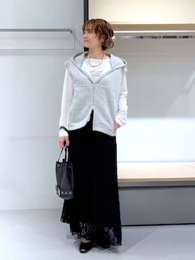 「LAKOLE（ラコレ）のアイレットベルト巾着バッグ / 607728（ハンドバッグ、ブラック系）」を使った、yun..さん（レディース・160cm）の春コーディネート