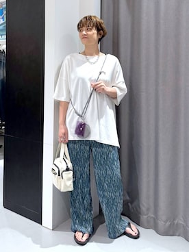 「アイテム（スマホグッズ、グレー系）」を使った、yun..さん（レディース・160cm）の夏コーディネート