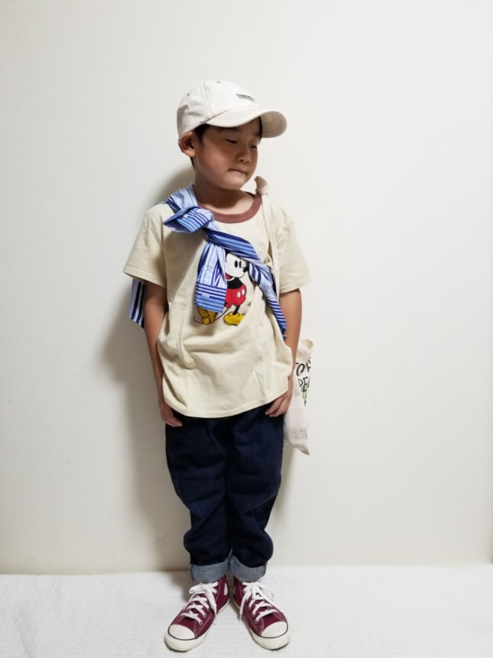 「キャップ、プリントT、ミッキー、ストライプシャツ、たすき掛け、デニムパンツ、ハイカットスニーカー、スニーカー、古着MIX、カジュアルコーデ」｜「CIAOPANIC TYPYの<21SS>【UNIVERSAL OVERALL×TYPY】別注キャップ（キャップ、ホワイト系）」を使った、moon☺︎さん（キッズ・120cm）の夏コーディネートの1枚目の写真