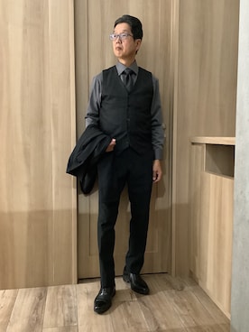 「Pitta Re:)（ピッタリ）のニット 前身頃カットジレ デニム メンズ（ベスト、ブラック系）」を使った、TOKYOSHIRTSららぽーと安城店さん（メンズ・172cm）の秋コーディネート