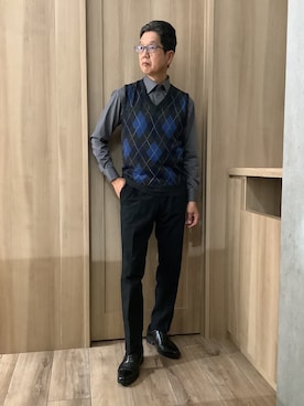 「Pitta Re:)（ピッタリ）のニット アーガイル柄 Vネック ベスト メンズ（ベスト、グレー系）」を使った、TOKYOSHIRTSららぽーと安城店さん（メンズ・172cm）の秋コーディネート