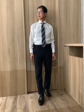 「TOKYO SHIRTS（トウキョウシャツ）の【超形態安定】 形態安定ノンアイロン ホリゾンタルワイド 長袖ビジネスワイシャツ（ビジネスシャツ、ホワイト系）」を使った、TOKYOSHIRTSららぽーと安城店さん（メンズ・172cm）の夏コーディネート