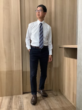 「TOKYO SHIRTS（トウキョウシャツ）の形態安定ノンアイロン ボタンダウン 長袖ビジネスワイシャツ（ビジネスシャツ、ホワイト系）」を使った、TOKYOSHIRTSららぽーと安城店さん（メンズ・172cm）の夏コーディネート