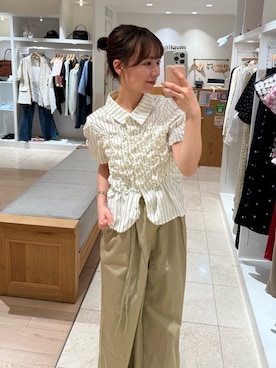 「mystic（ミスティック）の《＠___s_m17 セレクト/IVO》【WEB限定NVY/新色PNK】 シャーリングシェイプシャツ（シャツ/ブラウス）」を使った、つゆちゃんさん（レディース・156cm）の春コーディネート