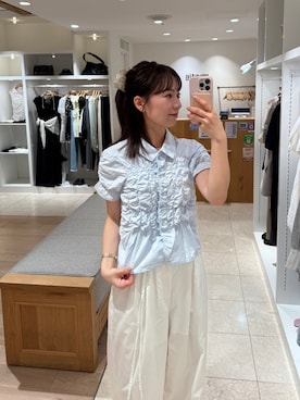 「mystic（ミスティック）の《＠___s_m17 セレクト/IVO》シャーリングシェイプシャツ（シャツ/ブラウス、ブルー系）」を使った、つゆちゃんさん（レディース・156cm）の夏コーディネート