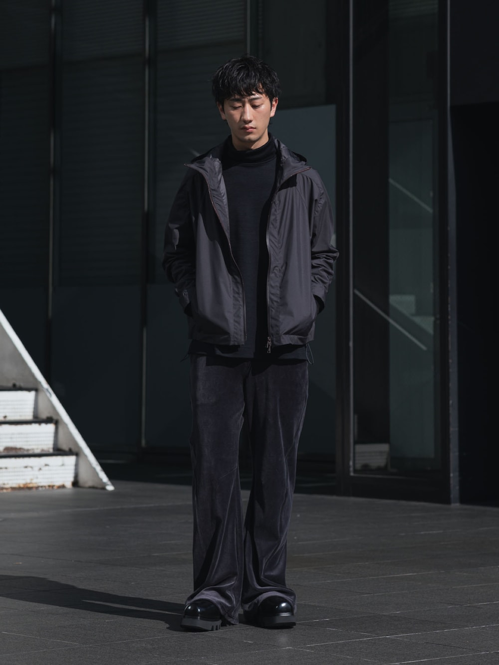 OPPOSE DUALITYのナイロンジャケットを使った人気ファッション