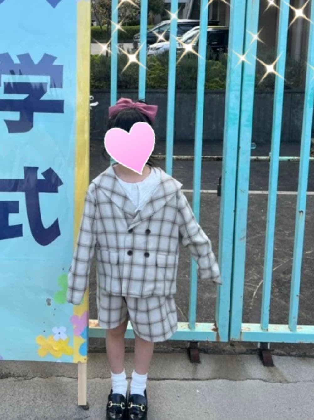 「入学式、入学式コーデ、ローファー、ZARA KIDS、LOWRYS FARM」｜「menueの4タイプから選べる キッズ用タッセル防水ローファー（ローファー、ブラック系）」を使った、KAHOさん（キッズ・110cm）の春コーディネートの1枚目の写真