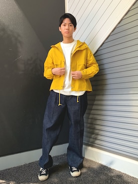 「アイテム（マウンテンパーカー、イエロー系）」を使った、爽さん（メンズ・172cm）の冬コーディネート