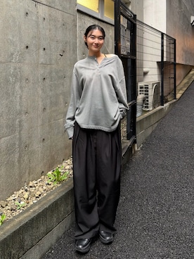 「WHO'S WHO gallery（フーズフーギャラリー）の【UNISEX】【Sourcream】ワッフルヘンリーL/STEE[26AW]（Tシャツ/カットソー、グレー系）」を使った、うらのことこさん（レディース・165cm）の夏コーディネート
