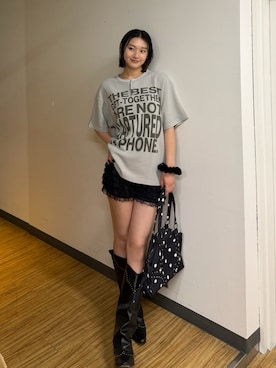 「WHO'S WHO gallery（フーズフーギャラリー）のメッセージワッフルヘンリーS/S TEE（Tシャツ/カットソー、グレー系）」を使った、うらのことこさん（レディース・165cm）の春コーディネート