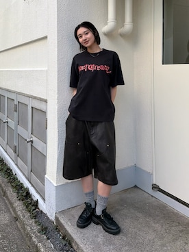 「WHO'S WHO gallery（フーズフーギャラリー）の【Sourcream】ラインストーンTシャツ（Tシャツ/カットソー、ブラック系）」を使った、うらのことこさん（レディース・165cm）の春コーディネート