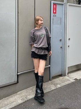 「WHO'S WHO gallery（フーズフーギャラリー）のスタッズベルト（ベルト）」を使った、うらのことこさん（レディース・165cm）の春コーディネート