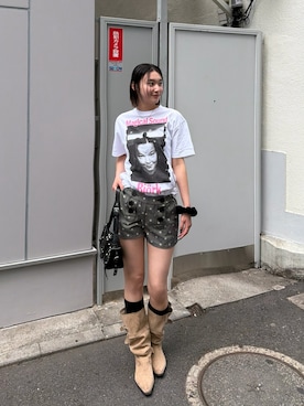 「WHO'S WHO gallery（フーズフーギャラリー）の【PETERANDERSON×VIDEO SHOP】 Bjork（Tシャツ/カットソー、ホワイト系）」を使った、うらのことこさん（レディース・165cm）の春コーディネート