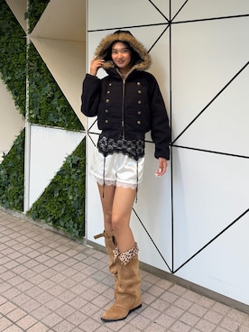 「WHO'S WHO gallery（フーズフーギャラリー）のダブルウエストサテンロゴショーツ（その他パンツ、ホワイト系）」を使った、うらのことこさん（レディース・165cm）の夏コーディネート