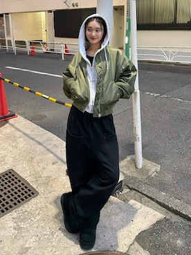 「アイテム（MA-1）」を使った、うらのことこさん（レディース・165cm）の秋コーディネート