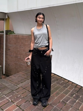 「WHO'S WHO gallery（フーズフーギャラリー）の【SLOPPY 】バックリボンホルターキャミ（タンクトップ、グレー系）」を使った、うらのことこさん（レディース・165cm）の夏コーディネート
