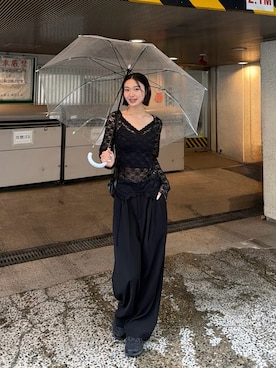 「WHO'S WHO gallery（フーズフーギャラリー）のレースガータートップス（Tシャツ/カットソー、ブラック系）」を使った、うらのことこさん（レディース・165cm）の春コーディネート