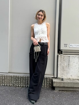 「WHO'S WHO gallery（フーズフーギャラリー）のスタッズベルト（ベルト）」を使った、うらのことこさん（レディース・165cm）の春コーディネート