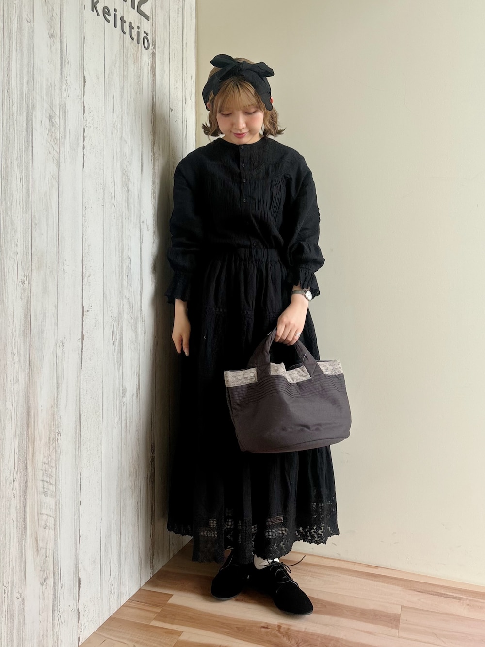 「アツいコーデ全部見せ、レイヤードスタイル、お出かけコーデ、ブラック、ブラックコーデ、モノトーン、kazumiコラボ、kazumi、kazumiさんコラボ、今日のコーデ、ゆるコーデ、秋服」｜「SM2✖️kazumiさんコラボ🍂のアイテム（その他、その他）」を使った、ナカガワさん（レディース・156cm）の夏コーディネートの1枚目の写真