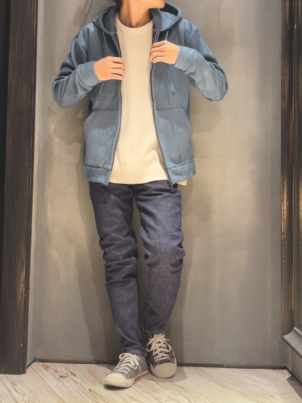 「カジュアルコーデ、シンプル、ゆるコーデ、お洒落さんとつながりたい、秋服準備はじめました、いいね、save、フォローお願いします🤑、カジュアル、今日のコーデ、ラフ、低身長」｜「UNION STATIONのフェイクスエードポンチジップアップパーカ（パーカー、ブルー系）」を使った、隼さん（メンズ・160cm）の秋コーディネートの1枚目の写真