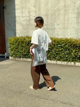 「アイテム（クラッチバッグ）」を使った、teeemoeさん（レディース・157cm）の秋コーディネート