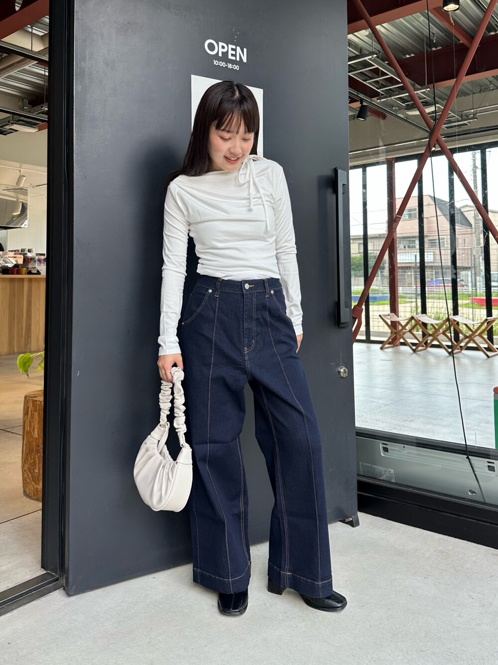 callautia（カラウティア）の「ワイドレッグデニムパンツ