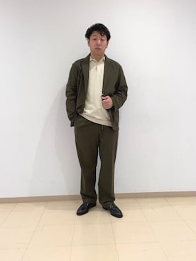 「SHIPS（シップス）のアイテム（スラックス）」を使った、柴田さん（メンズ・163cm）の春コーディネート