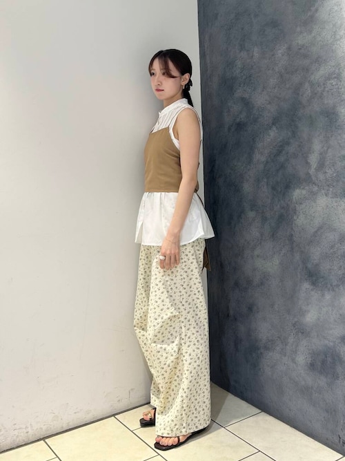 フラワープリントドロストパンツ