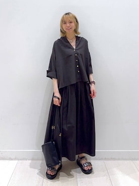 「GLOBAL WORK（グローバルワーク）のAiry Breezeフレアスカート/636606（スカート、グレー系）」を使った、Miyaさん（レディース・152cm）の春コーディネート