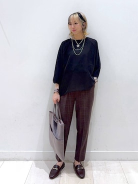 「アイテム（トートバッグ、パープル系）」を使った、Miyaさん（レディース・152cm）の秋コーディネート