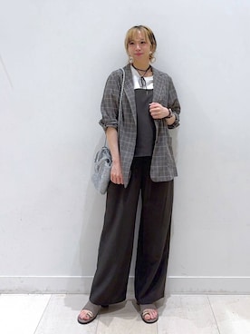 「アイテム（クラッチバッグ、シルバー系）」を使った、Miyaさん（レディース・152cm）の春コーディネート