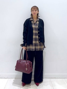 「アイテム（ボストンバッグ、レッド系）」を使った、Miyaさん（レディース・152cm）の秋コーディネート