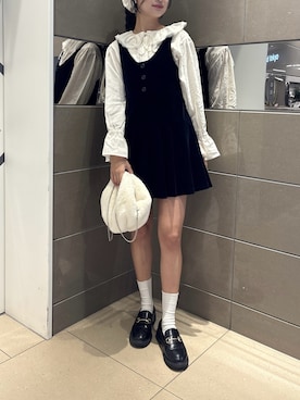 「アイテム（ジャンパースカート）」を使った、mikuさん（レディース・165cm）の冬コーディネート