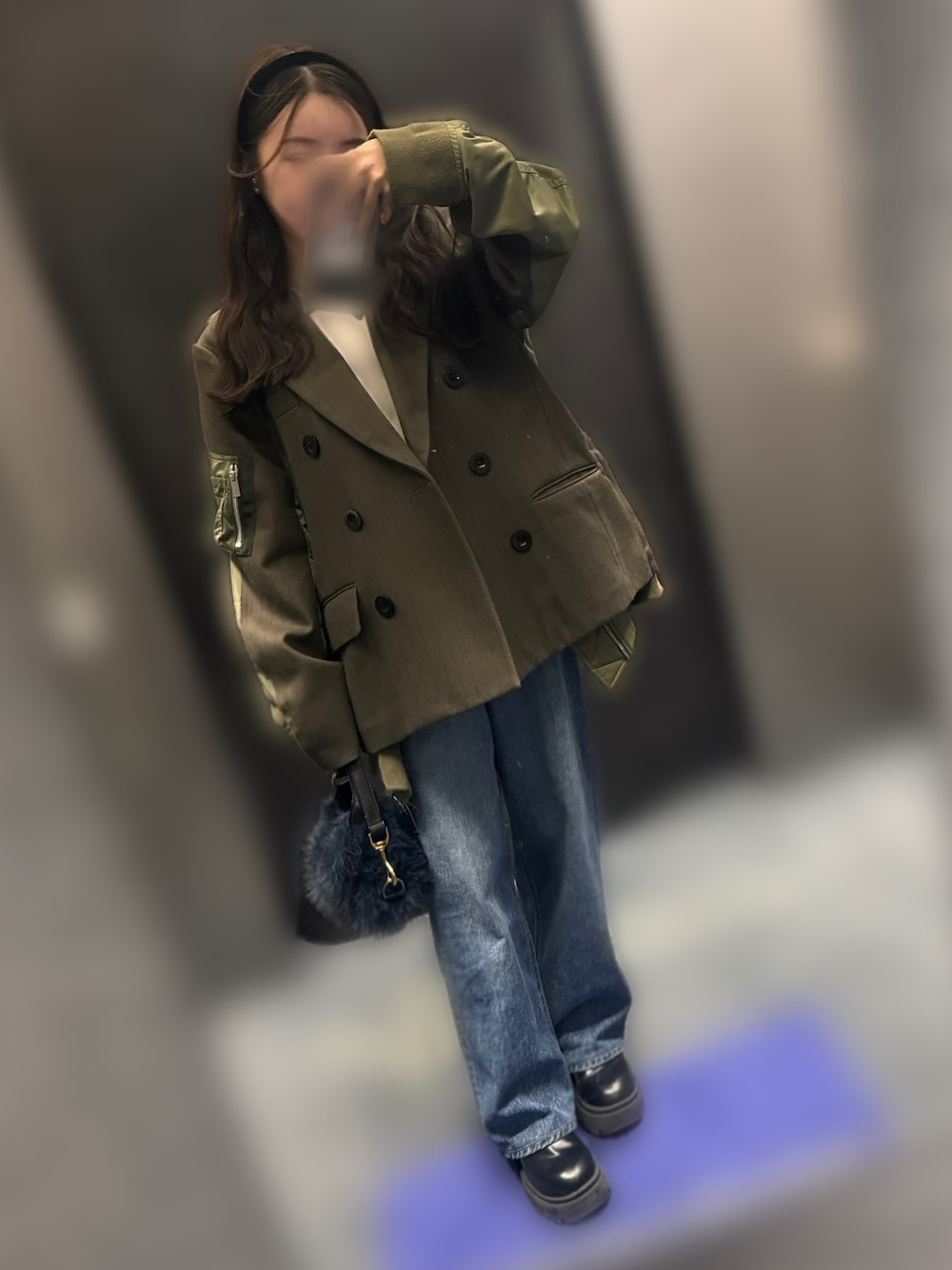 「最近のいい感じコーデ、オトナカジュアル、大人女子、大人ガーリー、休日スタイル、ootd、おしゃれさんと繋がりたい、低身長コーデ、秋冬コーデ、骨格ストレート、低身長、ガーリー、オトナ女子、ジャケット、デニム」｜「YANUKのルーズストレート"JOAN"（デニムパンツ、ブルー系）」を使った、小やまさん（レディース・143cm）の秋コーディネートの1枚目の写真