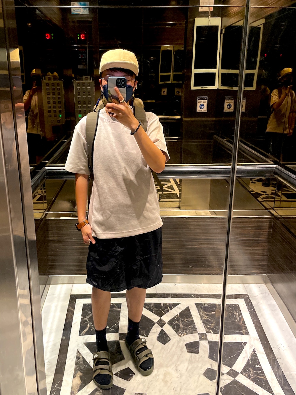 「ootd、夏、街頭穿搭、復古、日系極簡、Champion、阿美咔嘰、THE NORTH FACE、agnes b.、FJALLRAVENKANKEN、patagonia、JKS shop」｜「agnes b.のアイテム（リング、シルバー系）」を使った、Simo Hsuさん（レディース・158cm）の夏コーディネートの1枚目の写真
