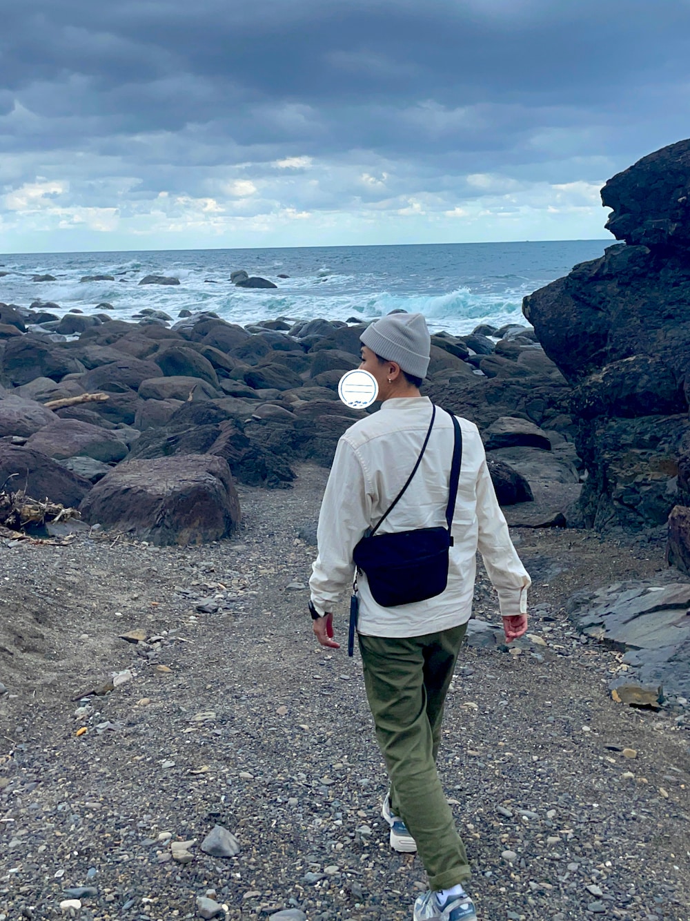 「冬のコーデ、ootd、outfit、日系極簡、SANTA CRUZ、MUJI、無印良品、plain-me、New Balance、outdoor、winter、streetstyle」｜「SANTA CRUZのアイテム（ニットキャップ/ビーニー、ベージュ系）」を使った、Simo Hsuさん（レディース・158cm）の冬コーディネートの1枚目の写真