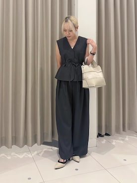 「SENSE OF PLACE by URBAN RESEARCH(センスオブプレイスバイアーバンリサーチ)のピンストライプベルトツキジレ(ダウンベスト、グレー系)」を使った、nahoさん(レディース・150cm)の夏コーディネート