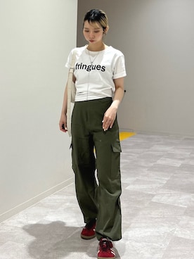 「シップス」｜「アイテム（カーゴパンツ）」を使った、松原さん（レディース・153cm）の夏コーディネート