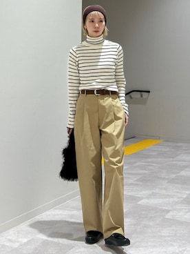 「アイテム（チノパンツ）」を使った、松原さん（レディース・153cm）の秋コーディネート