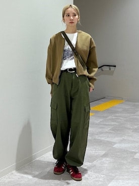 「SHIPS Colors（シップス カラーズ）のSHIPS Colors:〈洗濯機可能〉カーゴ パンツ2（カーゴパンツ）」を使った、松原さん（レディース・153cm）の秋コーディネート