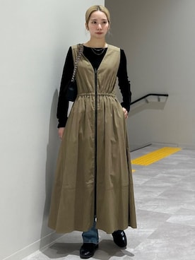 「アイテム（ジャンパースカート、イエロー系）」を使った、松原さん（レディース・153cm）の秋コーディネート
