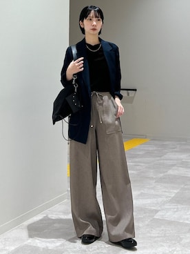 「アイテム（テーラードジャケット、ブルー系）」を使った、松原さん（レディース・153cm）の秋コーディネート