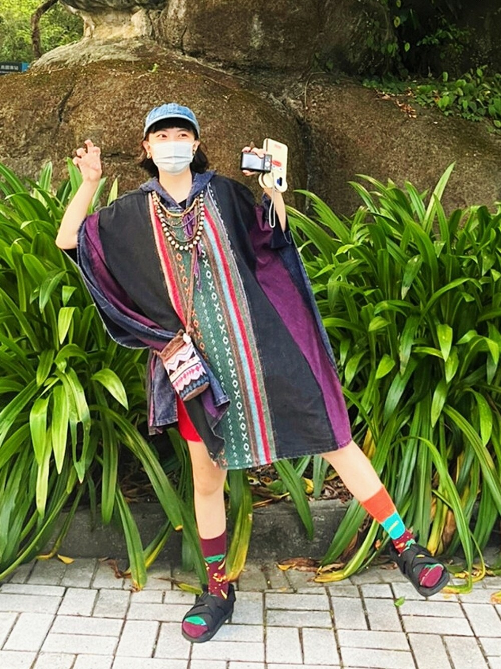 「no brandのアイテム（ポンチョ、パープル系）」を使った、西瓜🍉さん（レディース・158cm）の冬コーディネートの1枚目の写真