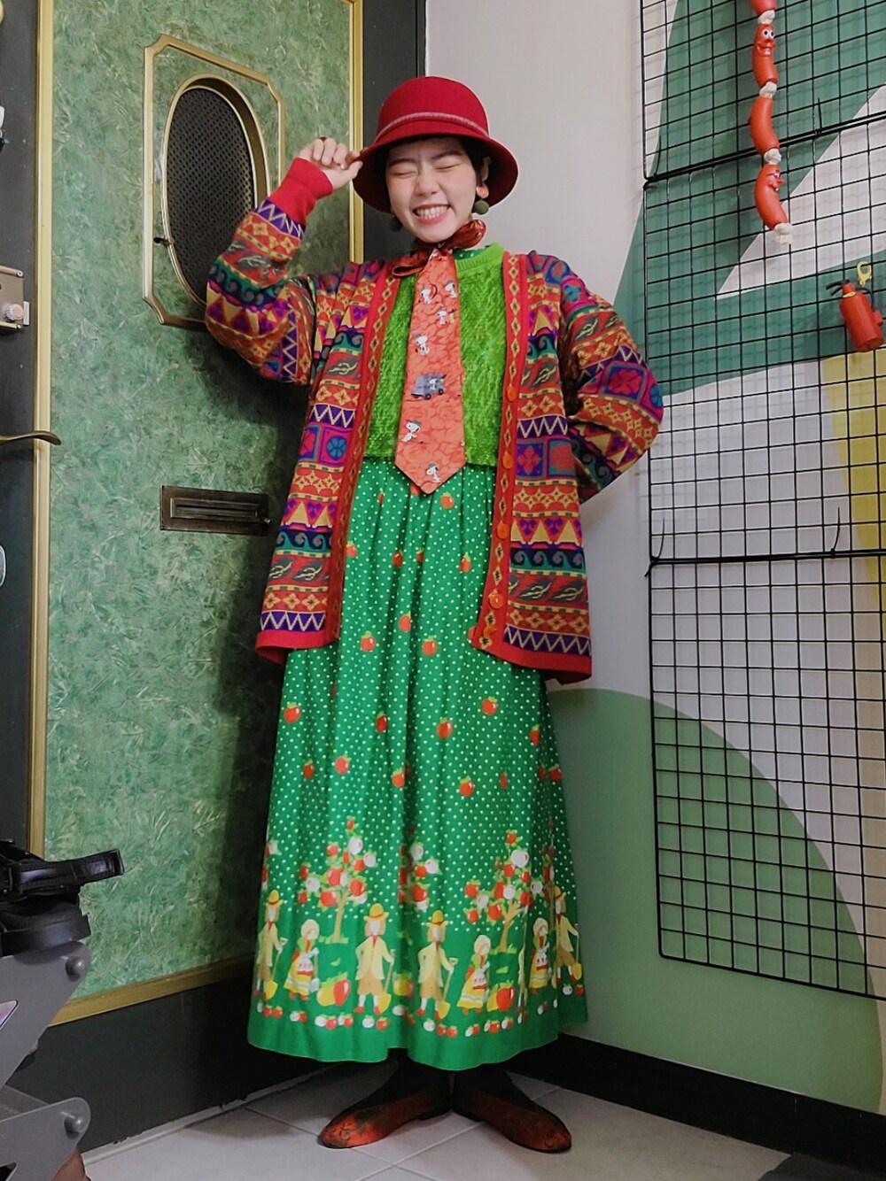 「VINTAGEのアイテム（アンサンブル、レッド系）」を使った、西瓜🍉さん（レディース・158cm）の冬コーディネートの1枚目の写真