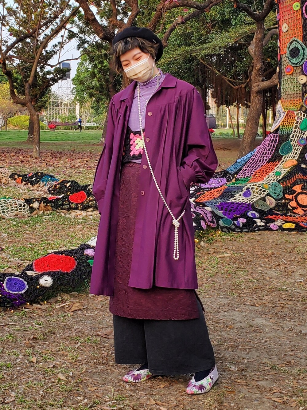 「紫、purple」｜「BEAMS BOYのBEAMS BOY / ハンド クロッシェ ベスト（ベスト、ブラック系）」を使った、西瓜🍉さん（レディース・158cm）の冬コーディネートの1枚目の写真