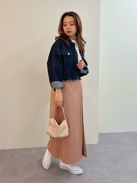 「ナロースカート」｜「アイテム（デニムジャケット）」を使った、NaNaMiさん（レディース・157cm）の秋コーディネート