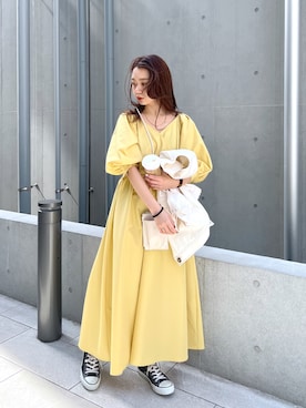 「ワンピース×スニーカー」｜「アイテム（ノーカラージャケット）」を使った、NaNaMiさん（レディース・157cm）の春コーディネート