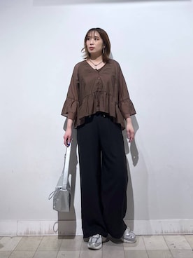 「GLOBAL WORK（グローバルワーク）のスペ軽ロングスクエアショルダーバッグ/634311（ショルダーバッグ、シルバー系）」を使った、no23miさん（レディース）の夏コーディネート