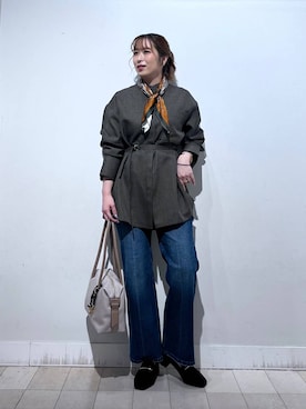 「アイテム（バンダナ/スカーフ、ベージュ系）」を使った、no23miさん（レディース・155cm）の秋コーディネート