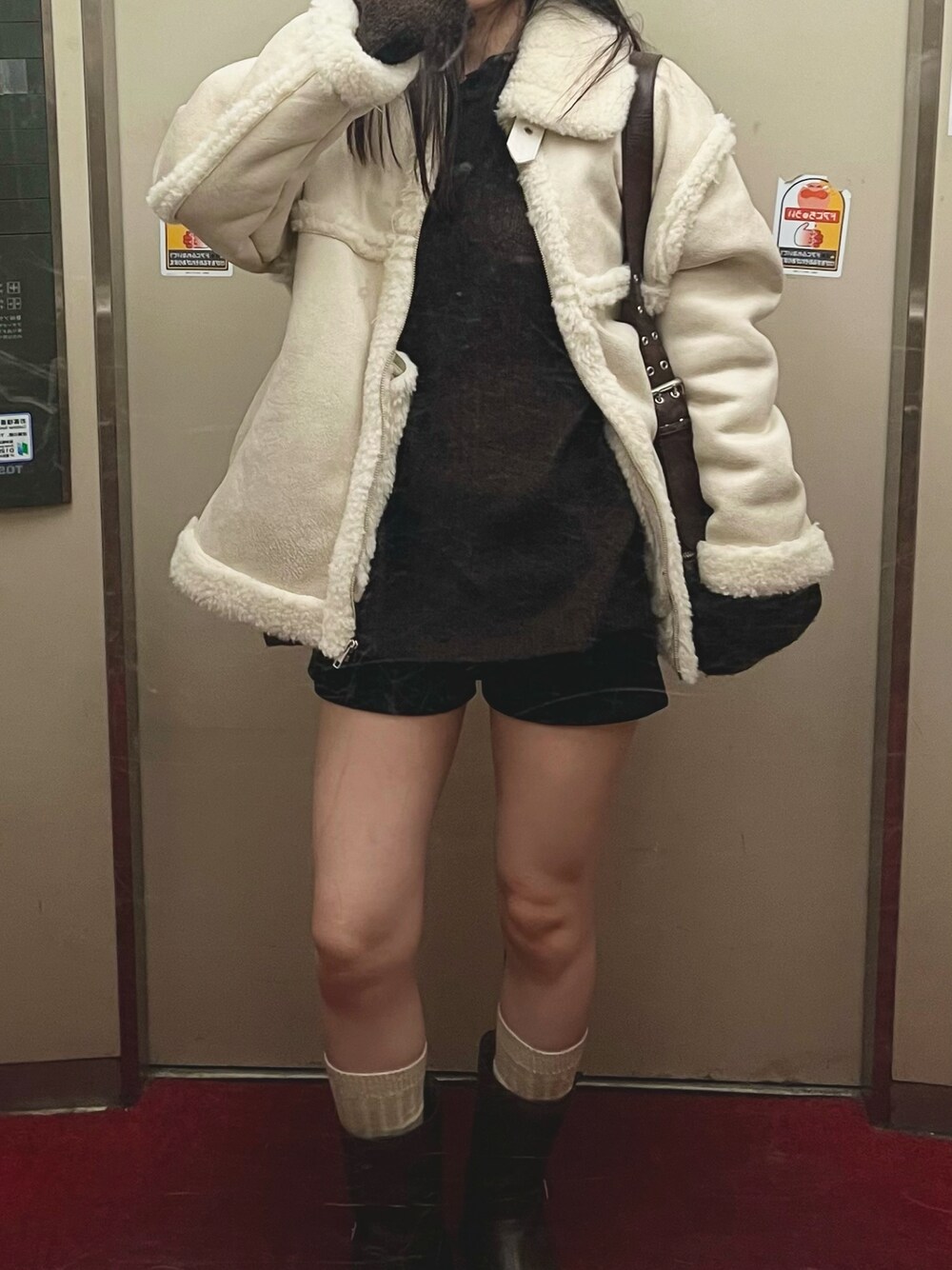 MURUA（ムルーア）の「ミディルーズフェイクムートン（ムートン